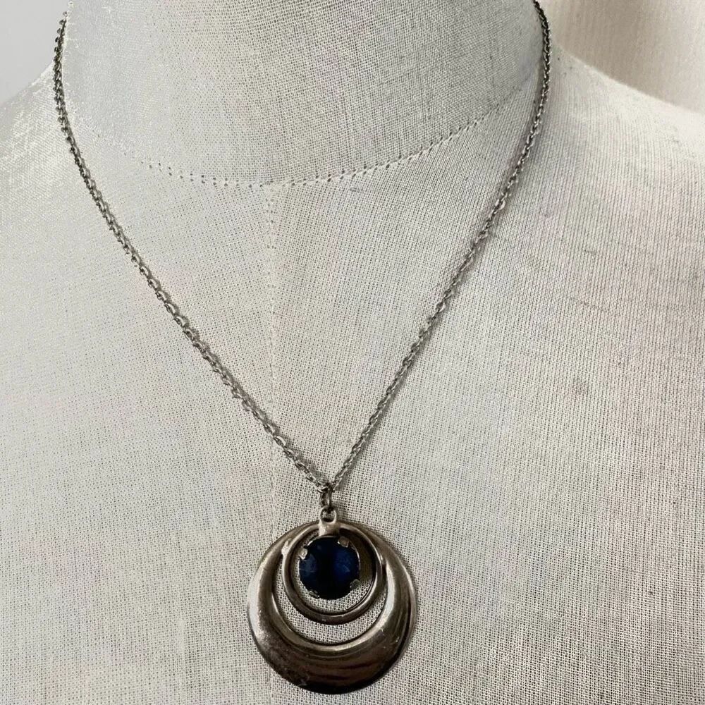 Silver tone blue pendant necklace
